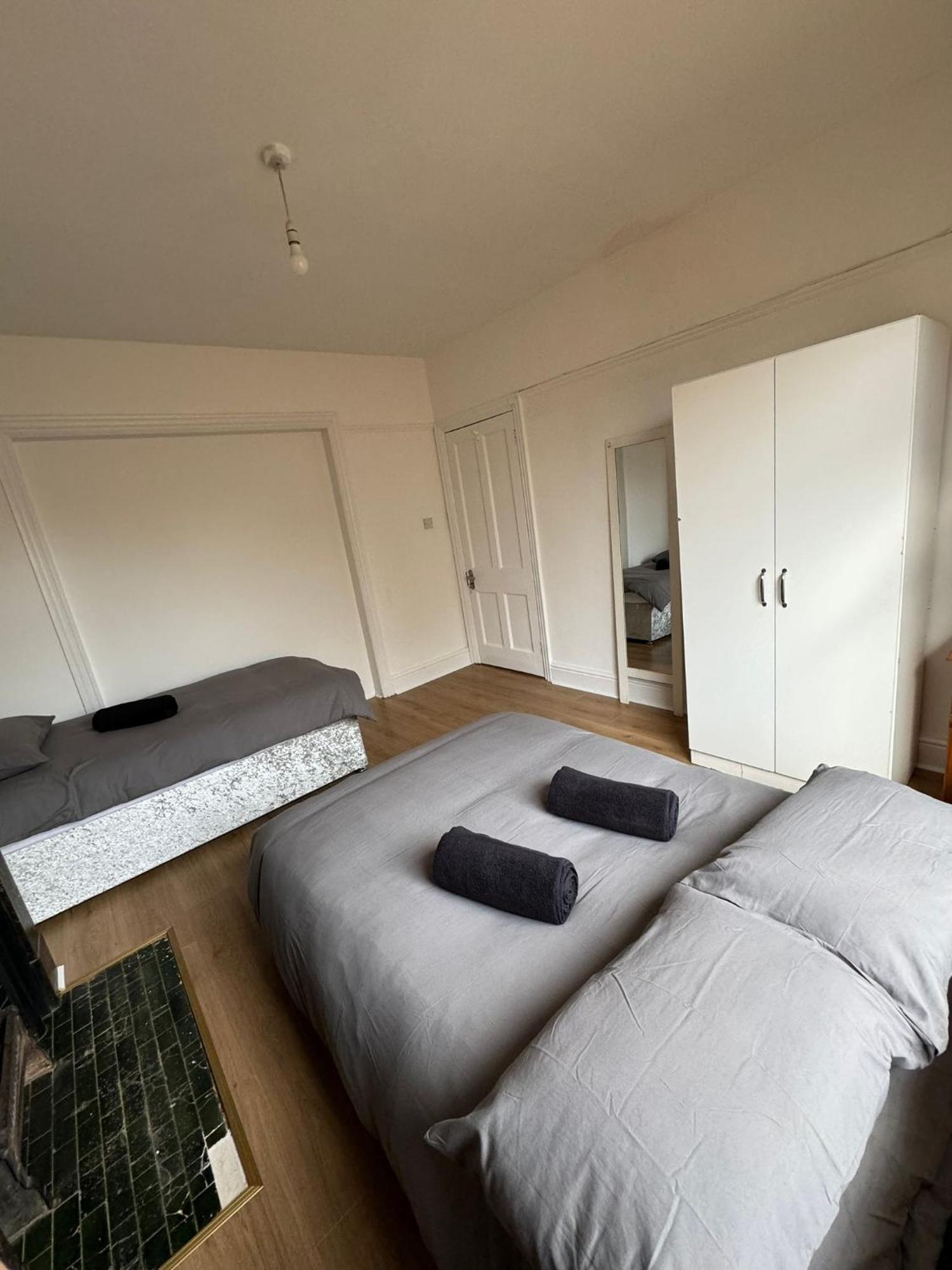 Very Nice Triple Room At 2 Iveragh Rd-5 Dublin Buitenkant foto
